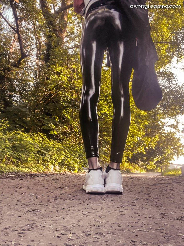 dannylegging, danny legging, patent, shiny, crop top, outfit, streetwear, style (1)