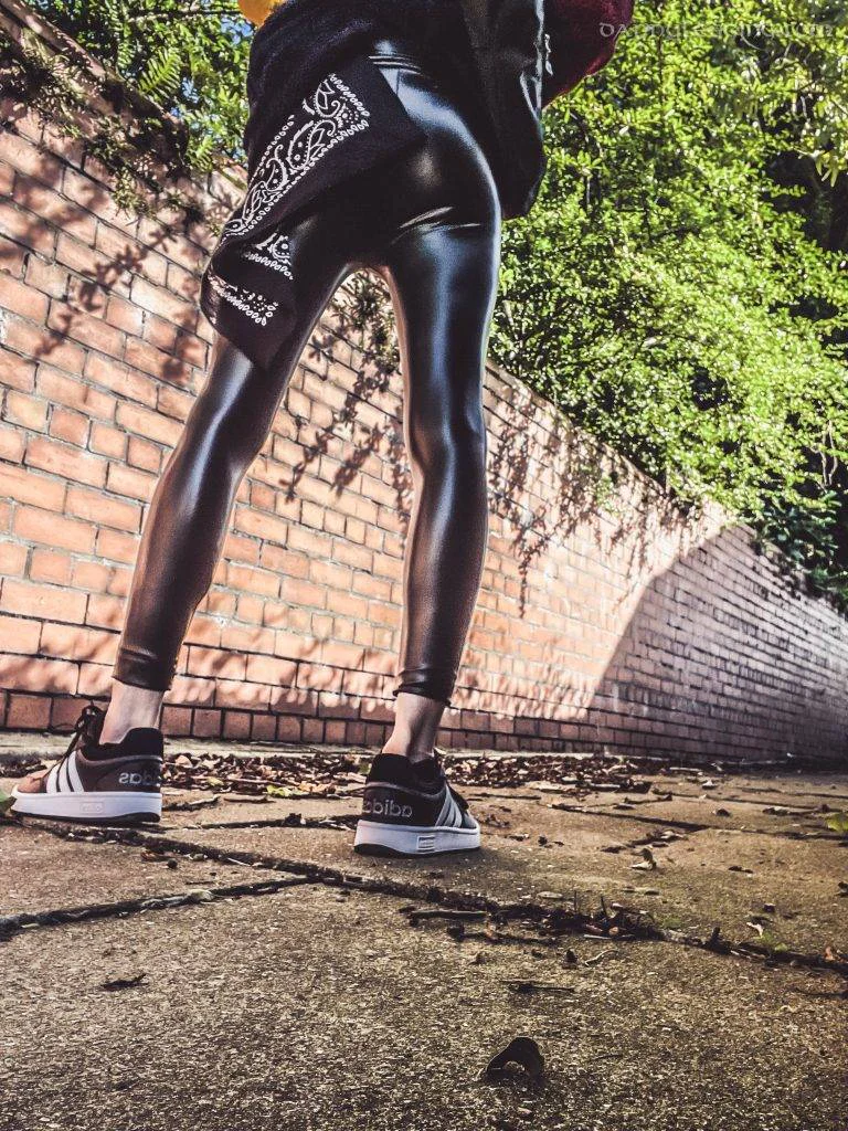 Tight Leather Pants Style: Leggings are the Best